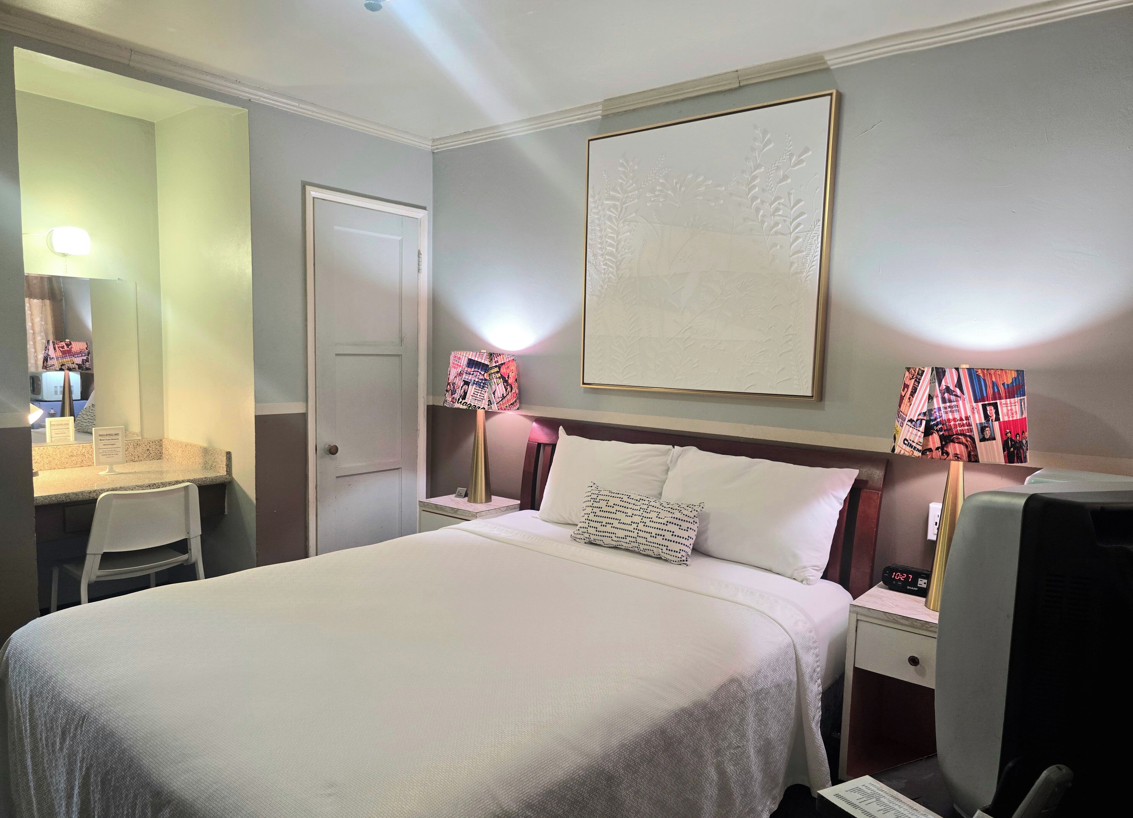 Eenvoudige kamer, 1 queensize bed | Individueel gedecoreerd, individueel gemeubileerd, een bureau