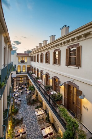 Exterior - Ecole St Pierre Hotel (Istanbul)