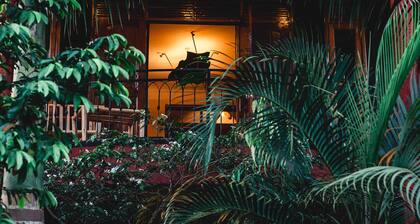 Self Catering holiday home - farm stay at the oasis in the city