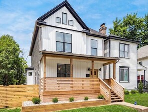 Exterior - Modern 4Bd Home | Outdoor Living, Near Downtown and Children's Hospital (Columbus)