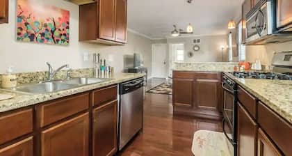 Ideally Located 1 Bdrm Stay | Parking & Laundry