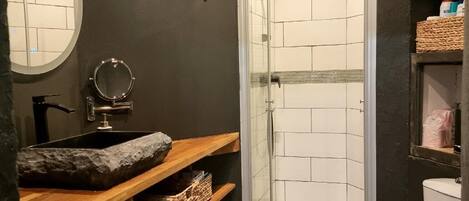 Douche, séchoir à cheveux