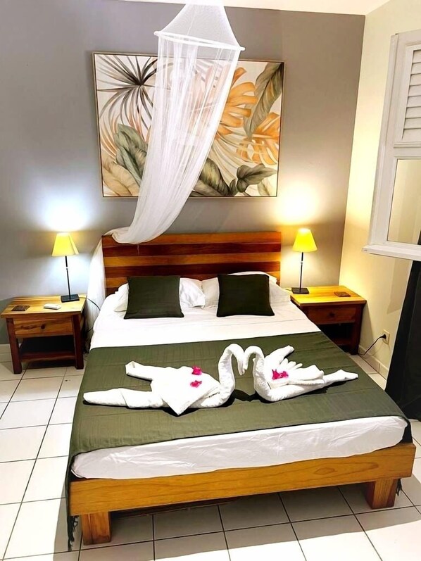 1 chambre, fer et planche à repasser, Wi-Fi gratuit, draps fournis