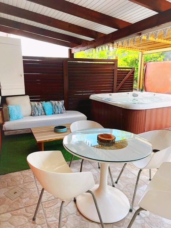 Terrace/patio - Bungalow pitaya 2 minutes from the beaches of sainte Luce (Sainte-Luce)