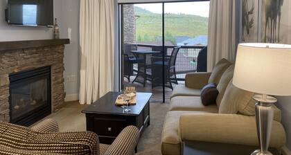 Chairway to Heaven - family friendly luxury condo ski in/out, mountain views