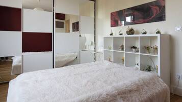 2 slaapkamers, een strijkplank/strijkijzer, wifi, beddengoed