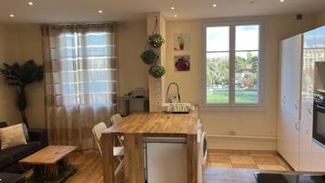 Fridge, microwave, oven, dishwasher