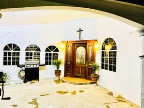 Terrace/patio - Casa de las palmas within walking distance of the boardwalk (San Felípe)