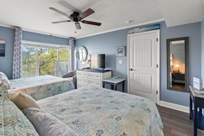 1 habitación, tabla de planchar con plancha, wifi gratis y ropa de cama