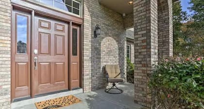 Magnificent Villa, Private Pool, Fire Pit w/Huge Backyard