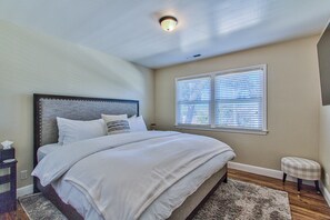 3 chambres, fer et planche à repasser, accès au Wi-Fi (inclus)