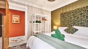 Iron/ironing board, free WiFi