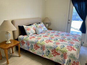 2 bedrooms, desk, WiFi, bed sheets