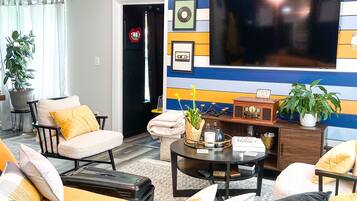 Smart TV, stereo, offices, computer monitors