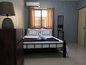 2 bedrooms, WiFi - Angeles City 2 Bed 2 Bath Parking Available (Angeles)
