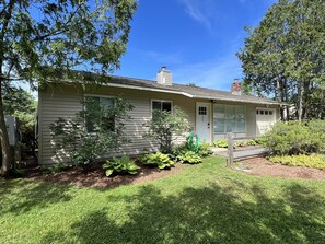 Exterior - Welcome home in a welcoming town! (Littleton)