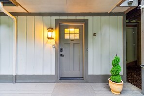 Exterior detail - Quiet Mountain Home with Fireplace, A+ Location (Banner Elk)
