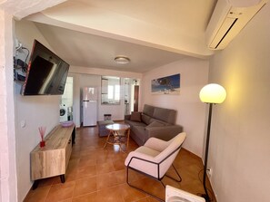 TV - GERONA CENTER APARTMENT (R130) (Benidorm)