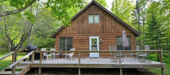 Woodland Escape | Charming Cabin Steps to the Lake