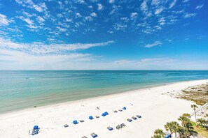On the beach - Sand Castle II PH2 - GULF FRONT TOP FLOOR Condo! (Indian Shores)