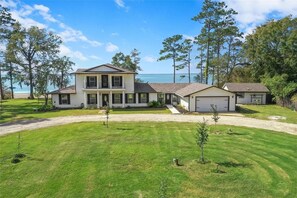 Exterior - Pleasant Lake House as the perfect get away from your busy day to day (Anahuac)