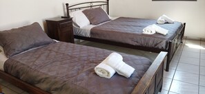 Free WiFi - Perissa Art Villa - Kitchen & Washing Machine (Santorini)