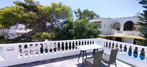 Terrace/patio - Perissa Art Villa - Kitchen & Washing Machine (Santorini)