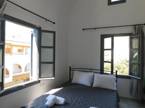 Habitación doble Deluxe, 1 cama Queen size, vista a la ciudad | Wifi gratis 