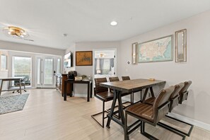 Dining - *Lake Dream*Full Remodel 2BR/2BA Lake Front&View! (Kimberling City)