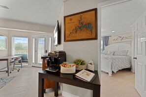 2 Schlafzimmer, Schreibtisch, Bügeleisen/Bügelbrett, Reisekinderbett