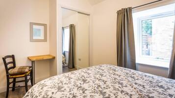 Cottage | 1 bedroom, iron/ironing board, free WiFi, bed sheets
