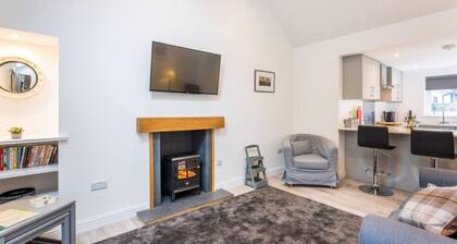 Ideal Couples Base for Exploring the Isle of Arran