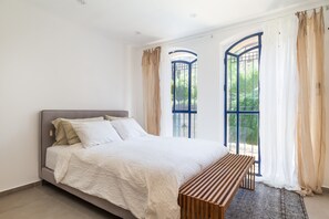 Room - Stunning Designer 4br/4bath Huge Villa Yemin Moshe (Jerusalem)