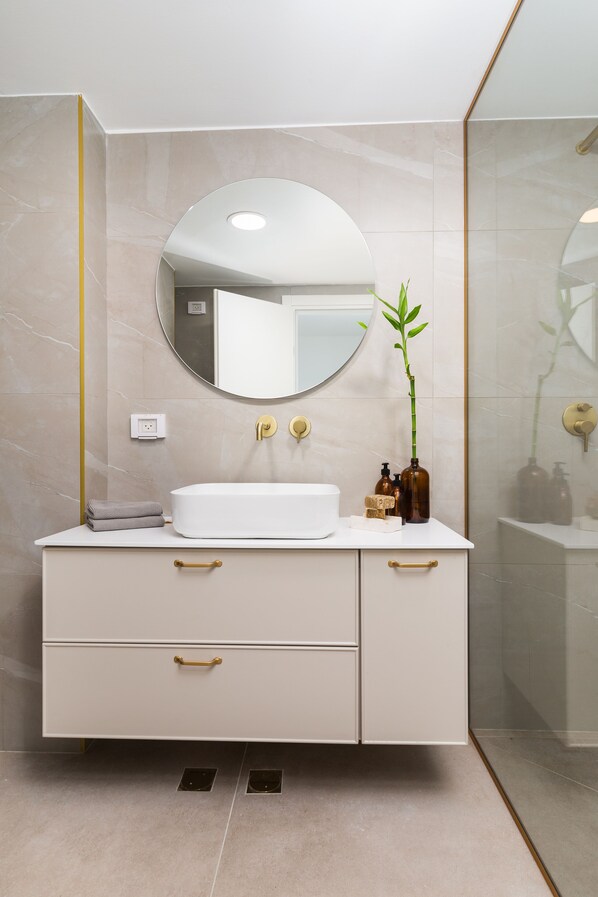 Bathroom - Stunning Designer 4br/4bath Huge Villa Yemin Moshe (Jerusalem)