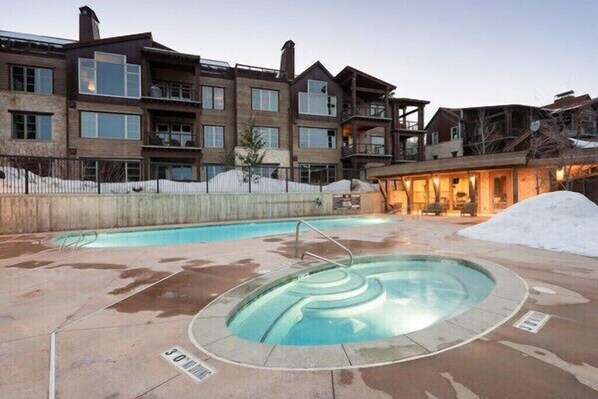 Piscine extérieure, piscine chauffée