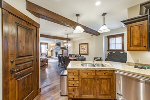 Interior - Luxury, Ski In/Out 3BR, private hot tub Silver Star Town Home (Park City)
