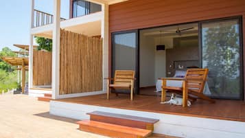 Panoramic Room | Terrace/patio