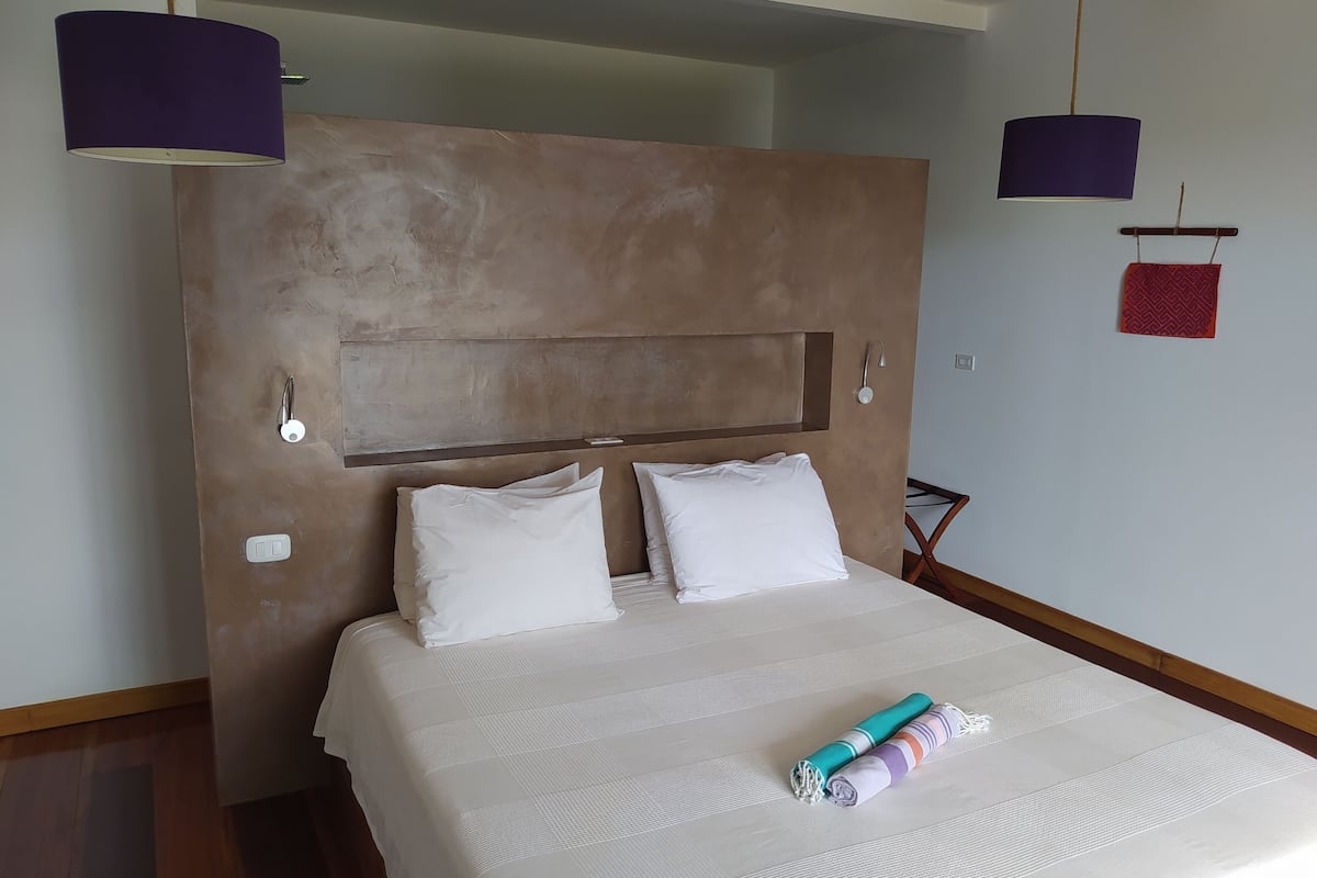 Premium bedding, pillowtop beds, in-room safe, individually decorated