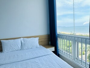 3 chambres, bureau, fer et planche à repasser, accès au Wi-Fi (inclus)