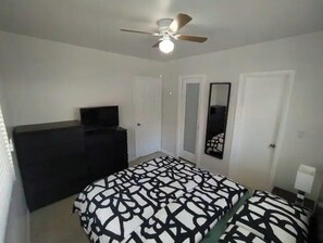 2 bedrooms, iron/ironing board, free WiFi, bed sheets