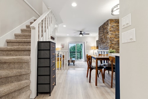 Quiet Mountain Home with Fireplace, A+ location!