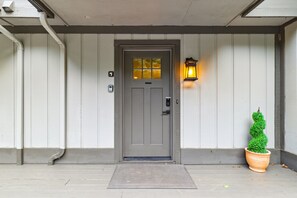 Exterior detail - Quiet Mountain Home with Fireplace, A+ location! (Banner Elk)