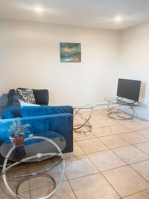Smart TV - Casitas Del Lobo - Seascape, Family and Pet Friendly (South Padre Island)