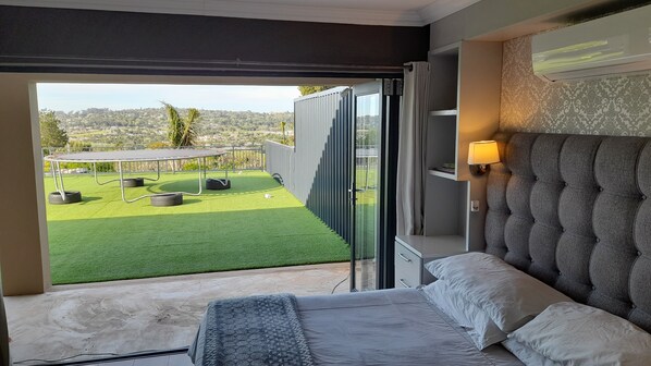 4 bedrooms, desk, iron/ironing board, free WiFi