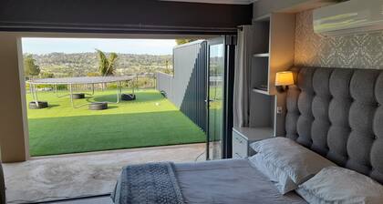 10-12 Sleeper large family home with pool in Bellville, Cape Town