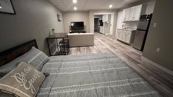 1 chambre, fer et planche à repasser, Wi-Fi gratuit, draps fournis