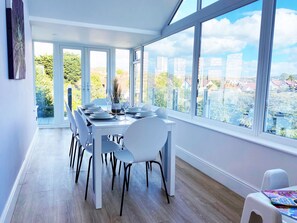 Cottage | Bếp riêng | Tủ lạnh, máy rửa bát, ấm điện, lò nướng bánh mì