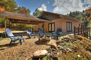 Terrace/patio - CreekFront Retreat HotTub, FirePits & Billiards (Blue Ridge)