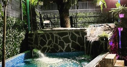 Centrally Located Lovely 3-bedroom Rental unit with Free parking
