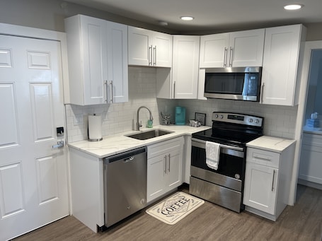 Private kitchen. Cozy 1 bedroom in the heart of Brighton